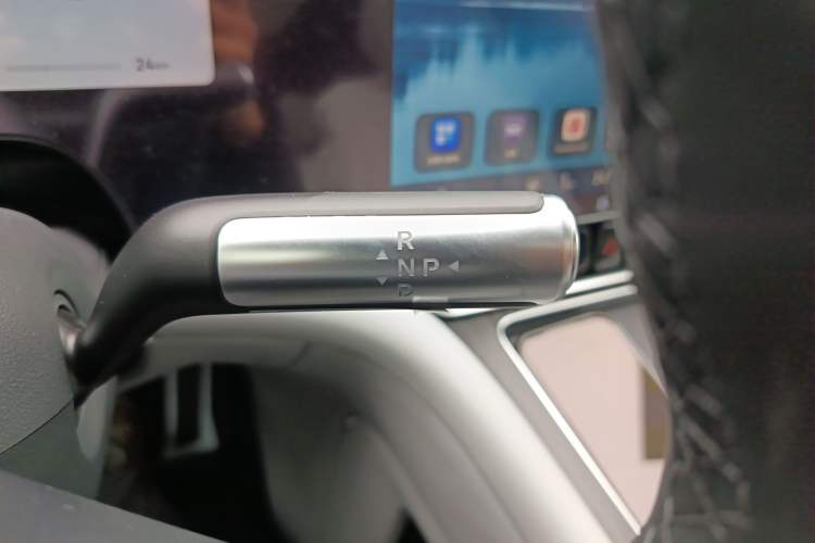 Used Hima AITO M9 2024 Range-Extended Ultra Version 42 kWh 6-Seater Model Gear Lever