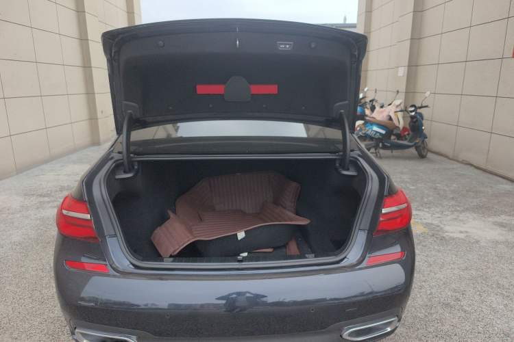 Used BMW 7 Series 2018 740Li M Sport Package Leading Model Trunk