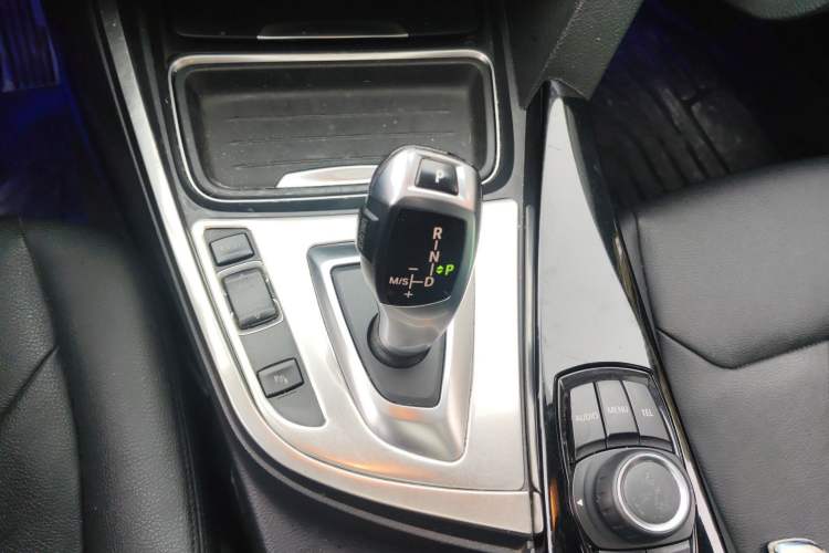 Used BMW 3 Series 2015 320i Fashion Model Gear Lever