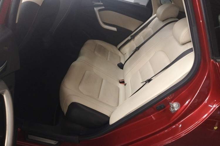 Used CHANGAN Alsvin V7 2016 1.6L Automatic Enjoyment Model China IV Standard
