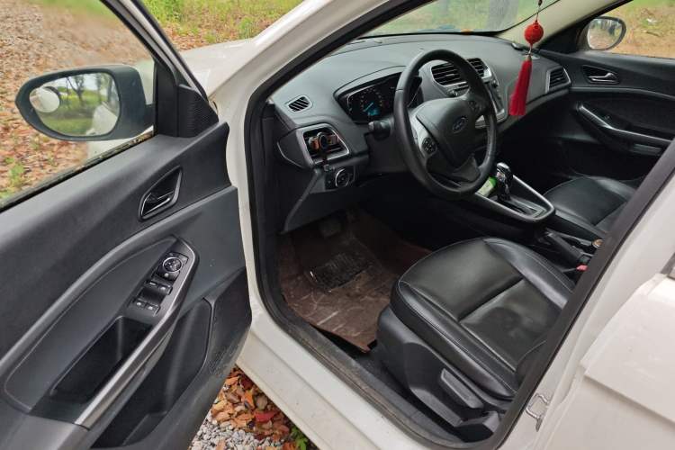 Used Ford Escort 2015 1.5L Automatic Fashion Model Driver Seat