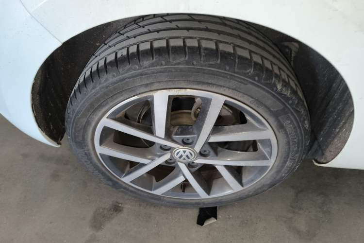 Used Volkswagen Golf 2020 Zhiai Edition 200TSI DSG Comfortable & Ambitious Version Exterior 5