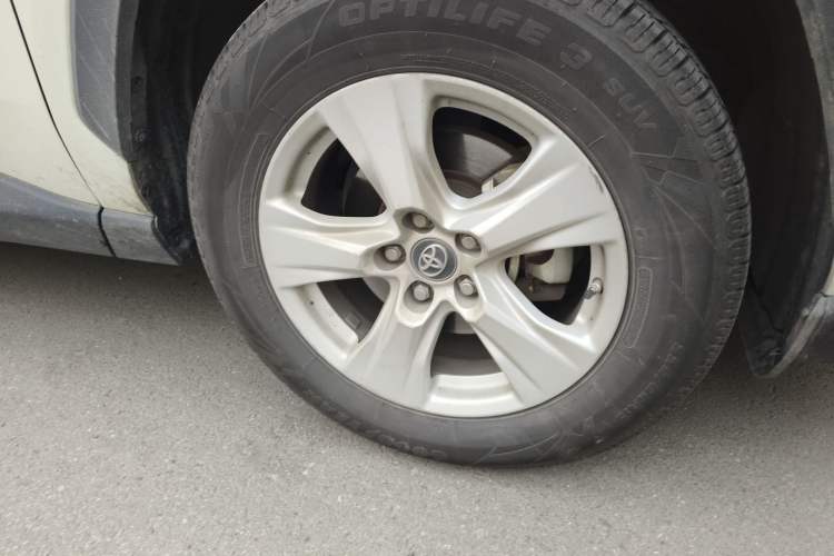 Used Toyota RAV4 2022 2.0L CVT Two-Wheel Drive Urban Edition Right Front Wheel Hub