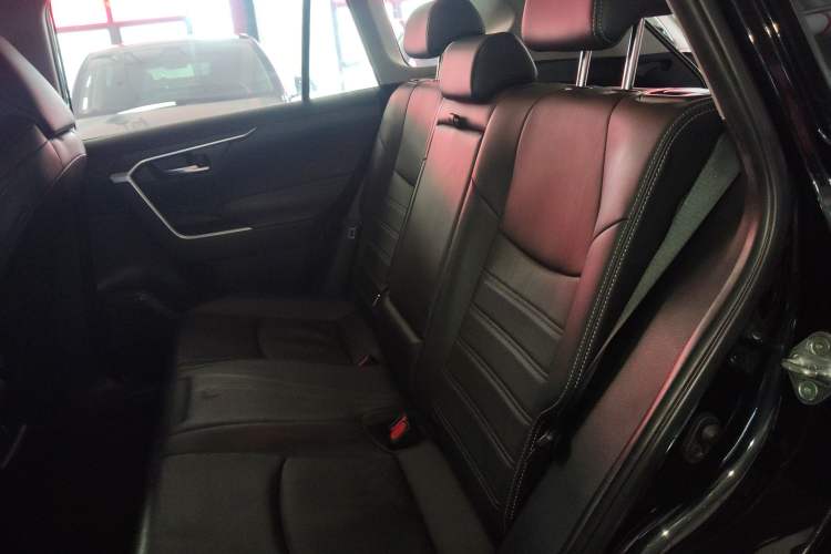 Used Toyota Wildlander 2021 Dual-Motor 2.5L E-CVT Four-Wheel Drive Luxury Edition Left Rear Seat