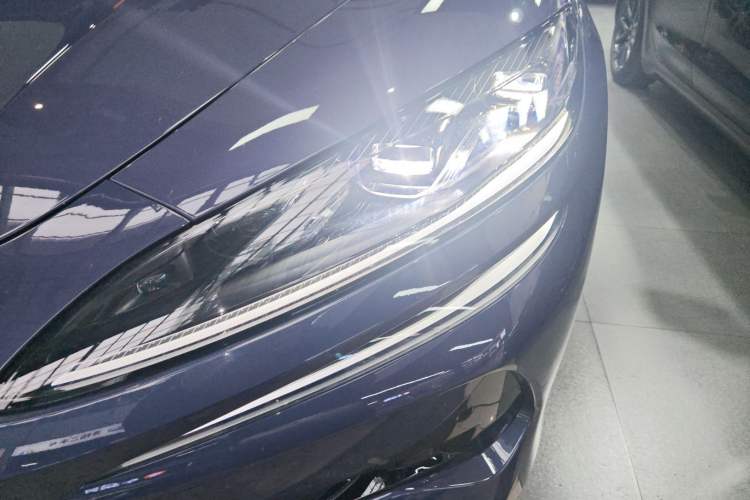 Used Denza Z9 2024 1100 km Four-Wheel Drive Max Version