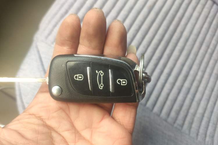 Used Hyundai Verna (older generation) 2010 Sedan 1.4L Manual Comfort GS
