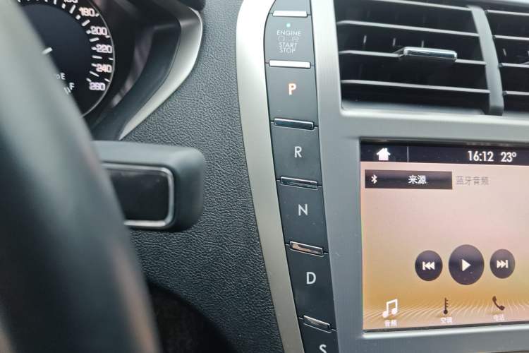 Used Lincoln MKZ 2019 2.0T Zunyue Edition China VI Standard Gear Lever