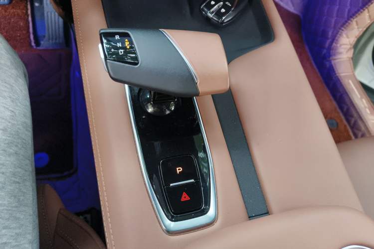 Used CHANGAN UNI-Z 2025 1.5T Luxury Version
