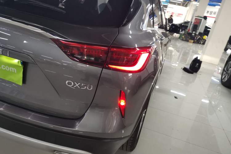 Used Infiniti QX50 2018 2.0T Two-Wheel Drive Fashion Edition