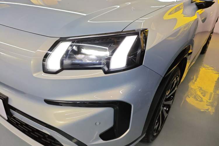 Used AION V 2024 Aion Tyrannosaurus 650 LiDAR Edition
