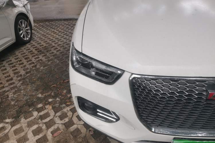 Used Haval H2s 2018 Red-Label 1.5T Dual-Clutch ZhiShang Model
