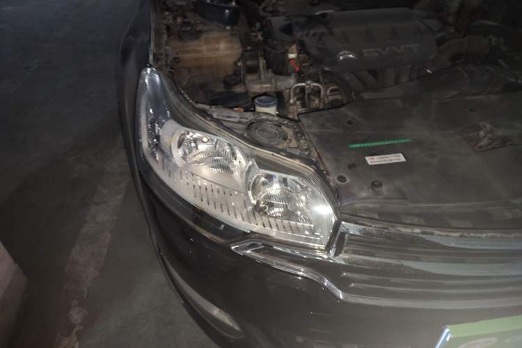 Used Citroen C5 2013 2.0L Automatic Luxury Model Right Front Headlight