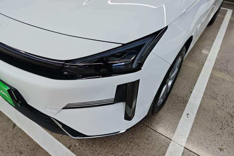 Used Geely Galaxy L6 2025 EM-i 140km Long-Range Version
