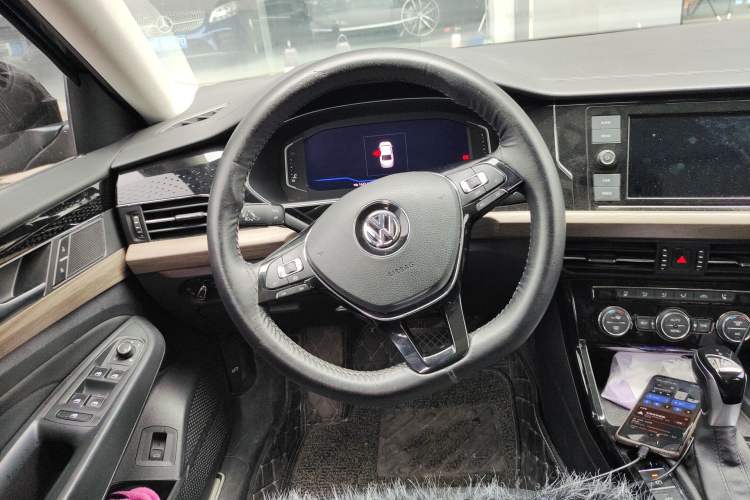 Used Volkswagen Passat 2019 330TSI Luxury Edition China VI Standard Steering Wheel