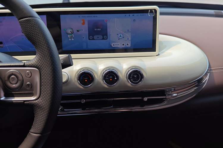 Used Wuling Bingo 2023 333 km Lingxi Connected+ Version Audio And AC Panel