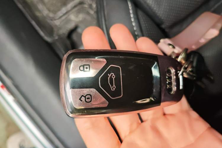 Used Audi A4L 2020 40 TFSI Luxury Dynamic Model Vehicle Key