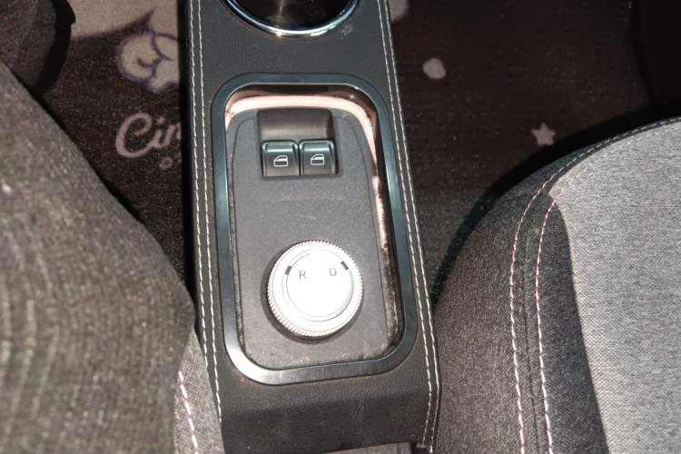 Used Chery QQ Ice Cream 2022 170km Sundae Phosphate Lithium-Ion
