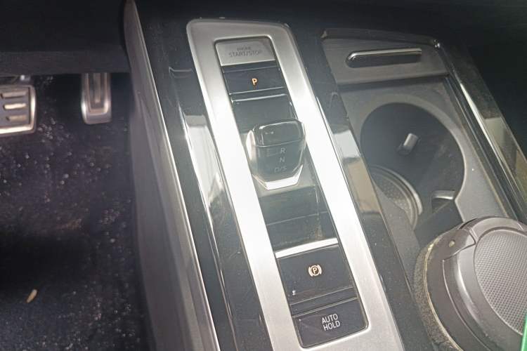 Used Volkswagen Tavendor 2024 380TSI All-Wheel Drive R-Line Cruise Edition
