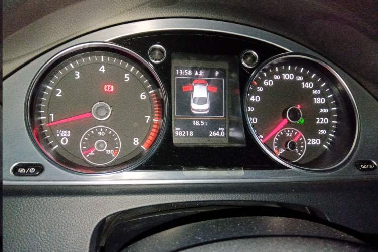 Used Volkswagen FAW-Volkswagen CC 2015 1.8TSI Luxury Model Instrument Cluster