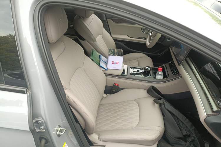 Used BYD Han 2025 EV with 701 km of Laser Radar-Enabled Intelligent Driving