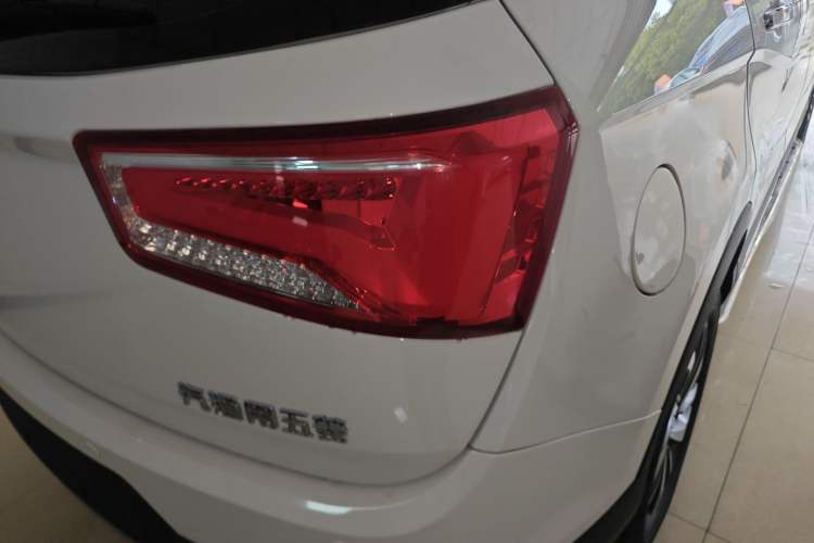 Used Baojun 560 2016 1.8L Manual Luxury Edition Right Rear Taillight