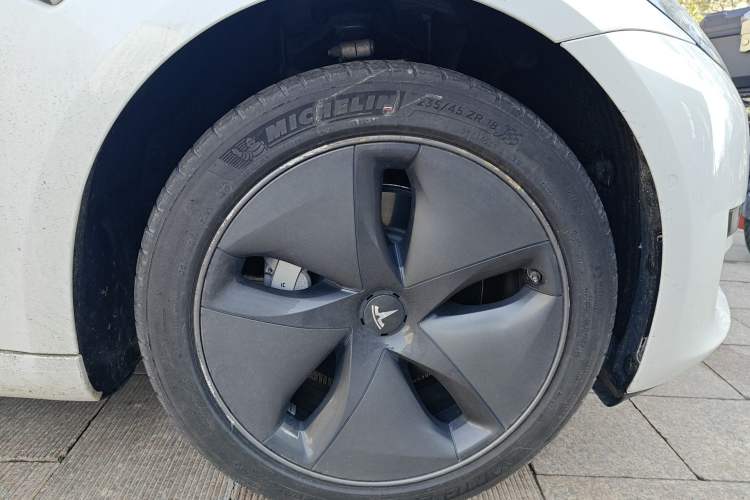 Used Tesla Model 3 2019 Standard Range Rear-Drive Upgraded Version Right Front Wheel Hub