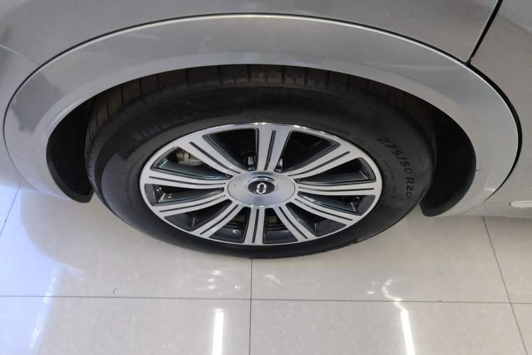 Used Hima AITO M8 2025 Extended-Range Max+ Version 53.4 kWh 6-Seater Edition