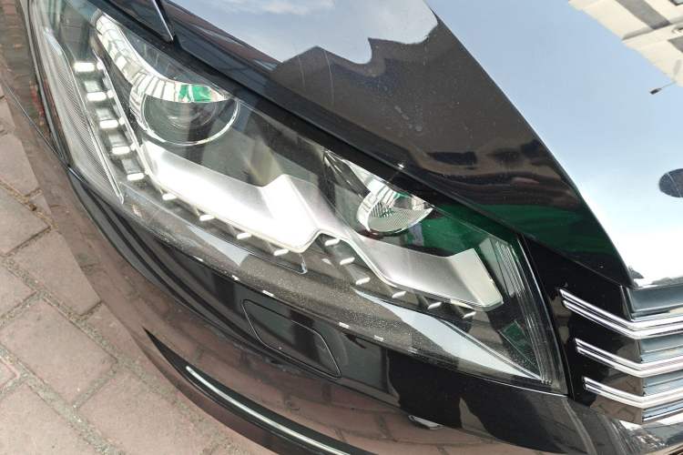 Used Volkswagen Passat 2015 1.8TSI DSG Prestige Edition Right Front Headlight