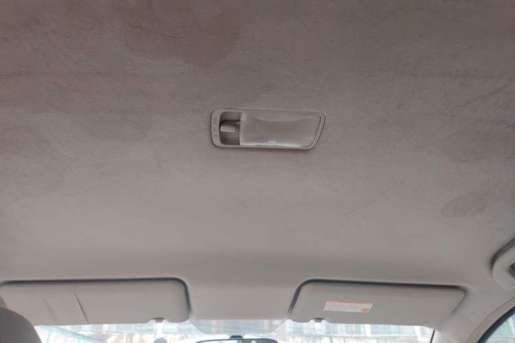 Used Nissan Livina 2010 Jingyue Edition 1.6L Manual All-Around Model
