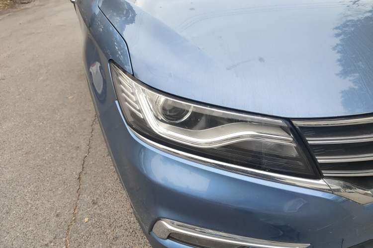 Used Roewe RX5 2018 20T Two-Wheel Drive Automatic Flagship Edition Right Front Headlight