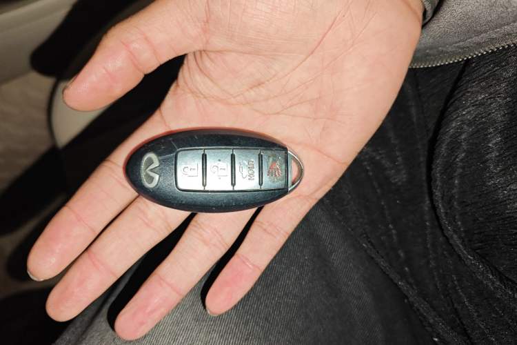 Used Infiniti M Series 2012 M25L Comfort Edition Vehicle Key