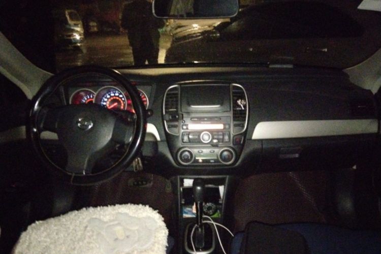 Used Nissan Sylphy 2018 Classic 1.6XE+ CVT Leading Edition Center Console