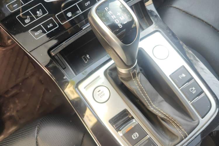 Used Hongqi H5 2019 30TD Smart Connect Enjoy Edition
