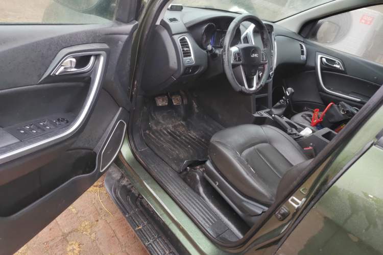 Used JMC Yuhu 3 2018 1.8T Gasoline Two-Wheel Drive Advanced Edition Standard Wheelbase
