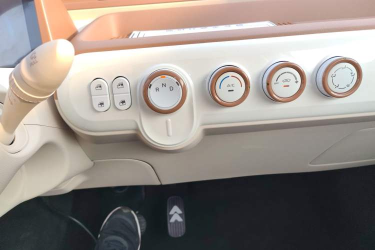 Used Bestune Pony 2026 Model 222km Cute Horse Plus Gear Lever