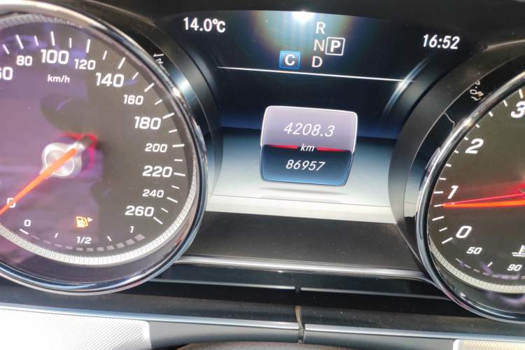 Used Mercedes-Benz E-Class 2017 E 200 4MATIC Coupe
