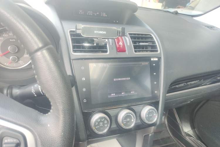 Used Subaru Forester 2016 2.0i Luxury Navigation Edition Audio And AC Panel