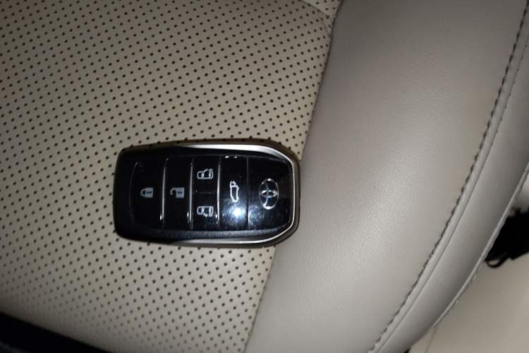 Used Toyota Vellfire 2021 Crown Dual-Engine 2.5L HV Supreme Edition