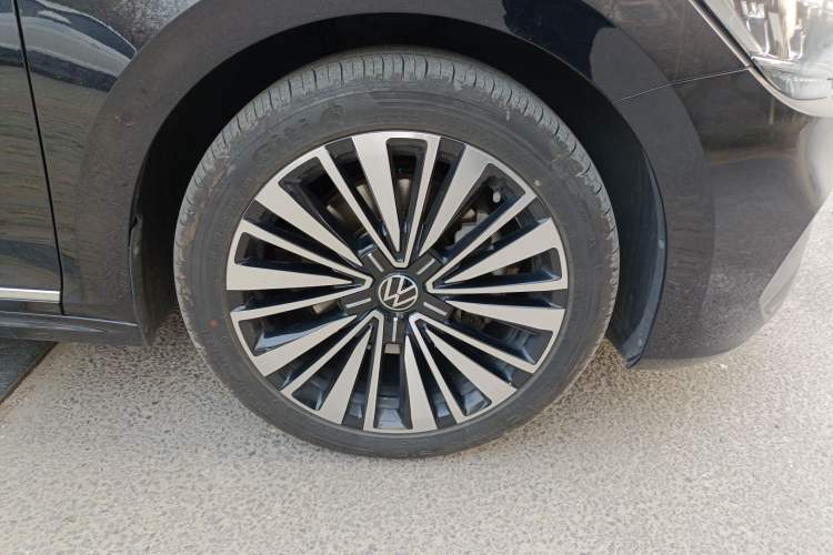 Used Volkswagen Passat 2020 Revised Version 330TSI Luxury Edition China VI Standard