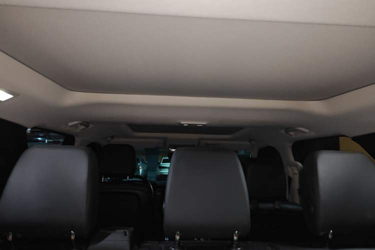 Used Land Rover Discovery 2019 2.0T SE