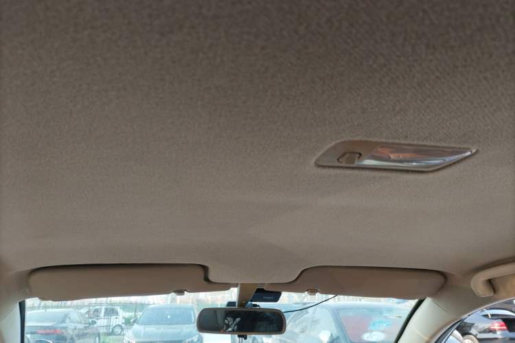 Used BYD F3 2012 Energy-Saving Model 1.5L Manual Comfort Version Headliner