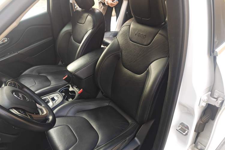 Used Jeep Cherokee 2017 2.0L Superior Edition