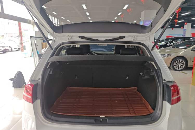 Used Volkswagen Golf 2015 1.6L Automatic Comfort Model
