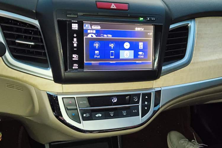 Used Honda Jade 2013 1.8L automatic Comfort version 5 seats