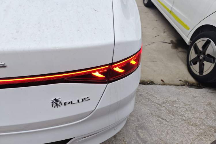 Used BYD Qin PLUS 2021 EV 400KM Luxury Model