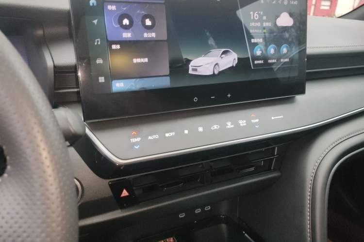 Used Toyota Camry 2024 Dual-Motor 2.0HS Sport Edition Audio And AC Panel