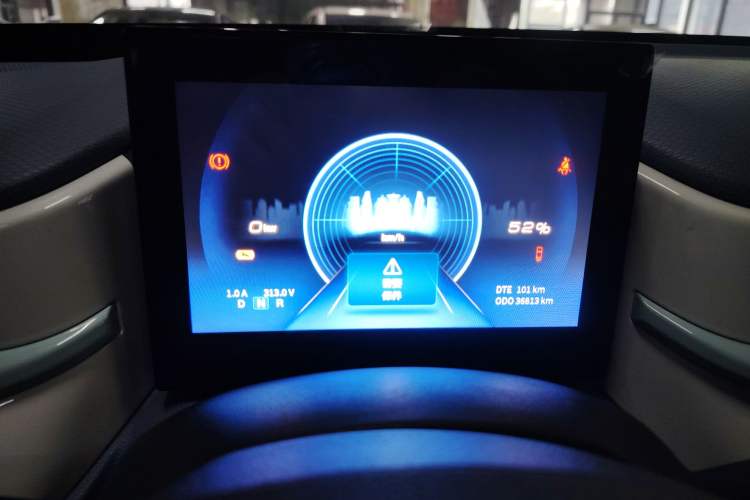 Used Dongfeng NAMMI BOX 2022 Revised Light Wind Edition 201 km Standard Version