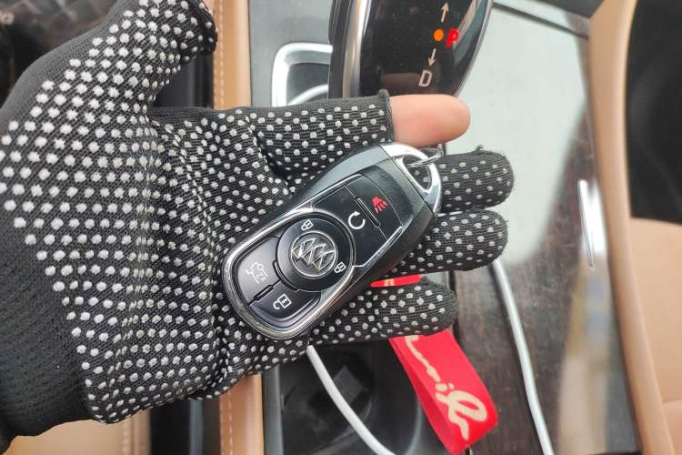 Used Buick LaCrosse 2018 28T Elite Edition Vehicle Key