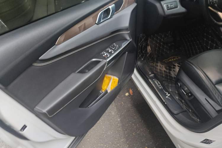 Used Lynk & Co 01 2017 2.0T Two-Wheel Drive Pro Edition
