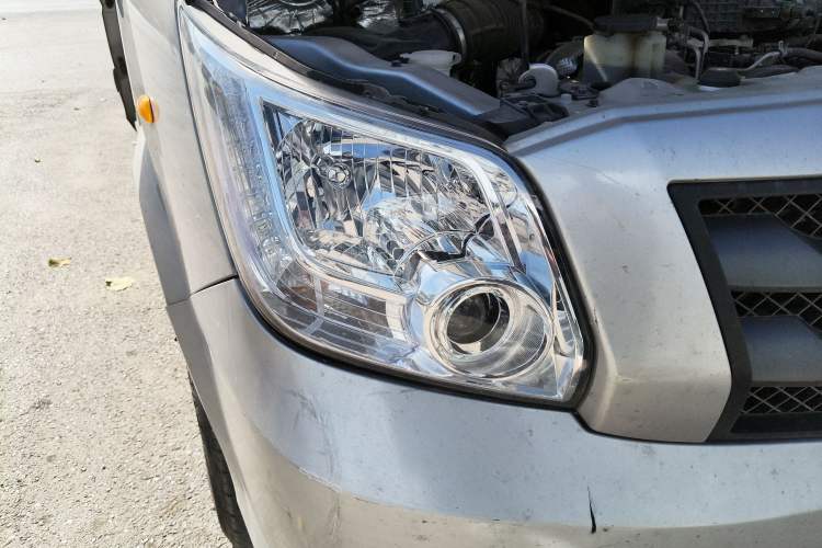 Used Foton Toano 2024 Joyear Multi-Function 2.0T Manual Long-Wheelbase Mid-Roof Model with Single Rear Tire Available in 5/6/7/9-Seater Configurations